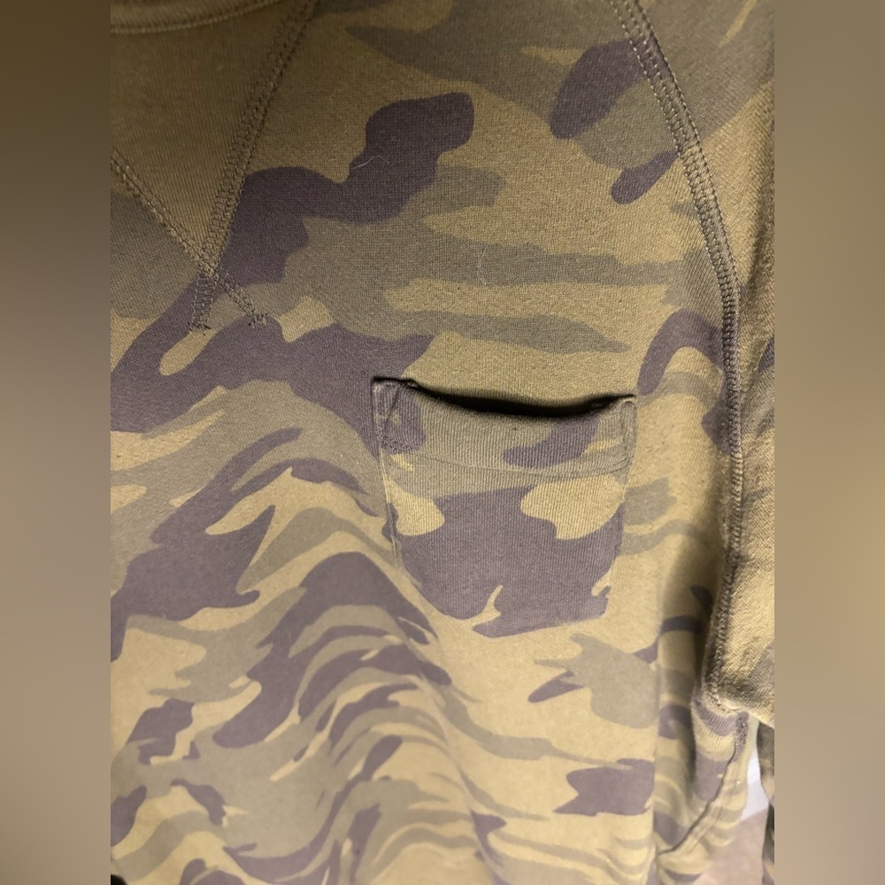 Champion x Todd Snyder Green Fatigue Camo Sweat Shirt Size: Large - Picture 3 of 5